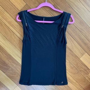 Zippered tank top